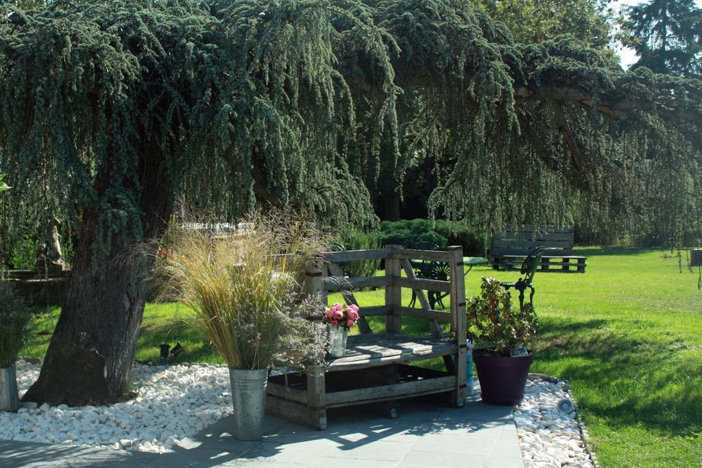 Maison Prairie Bonheur Bed & Breakfast Magny-les-Hameaux Exterior foto